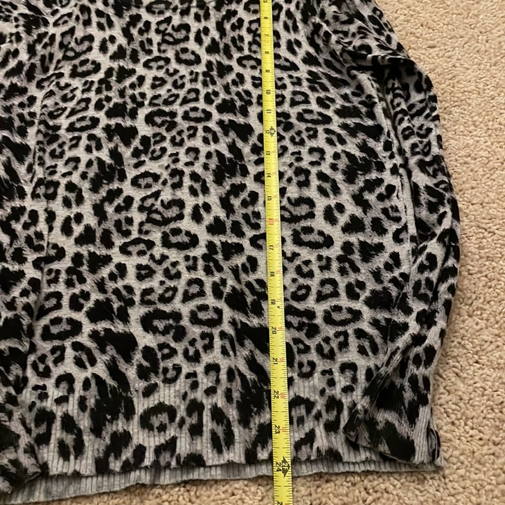 Sweater small - Picture 2 of 8